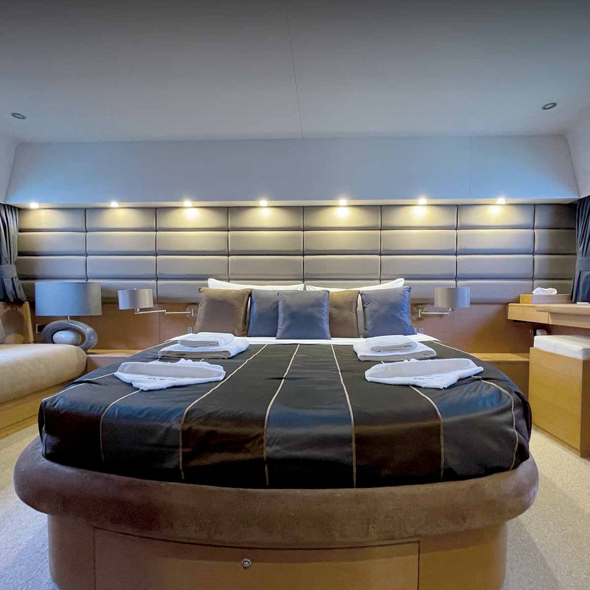 Casual Yacht