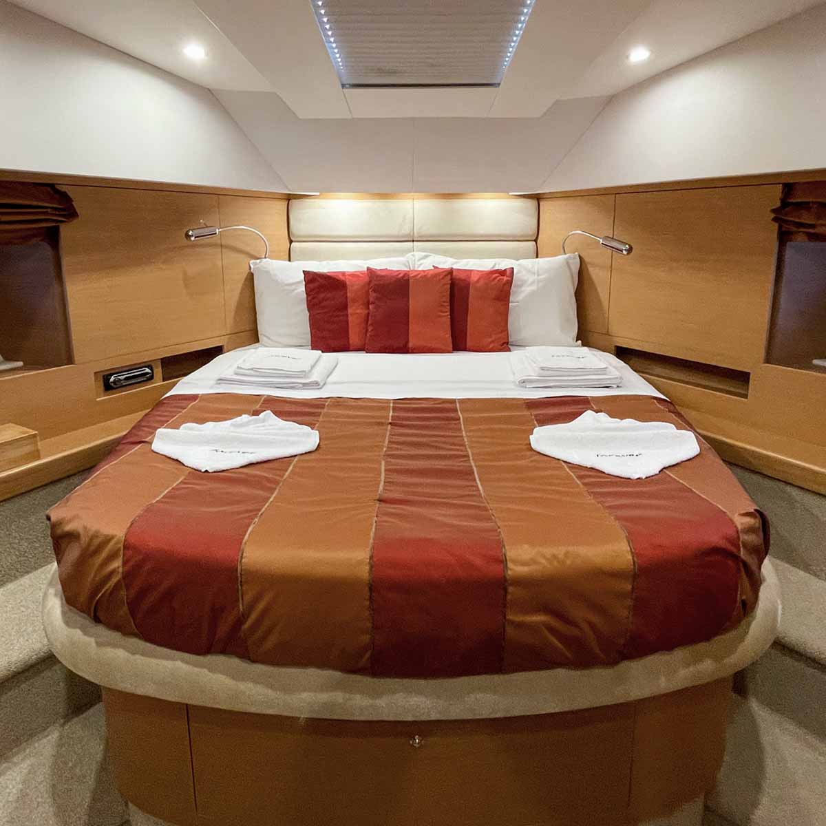 Casual Yacht